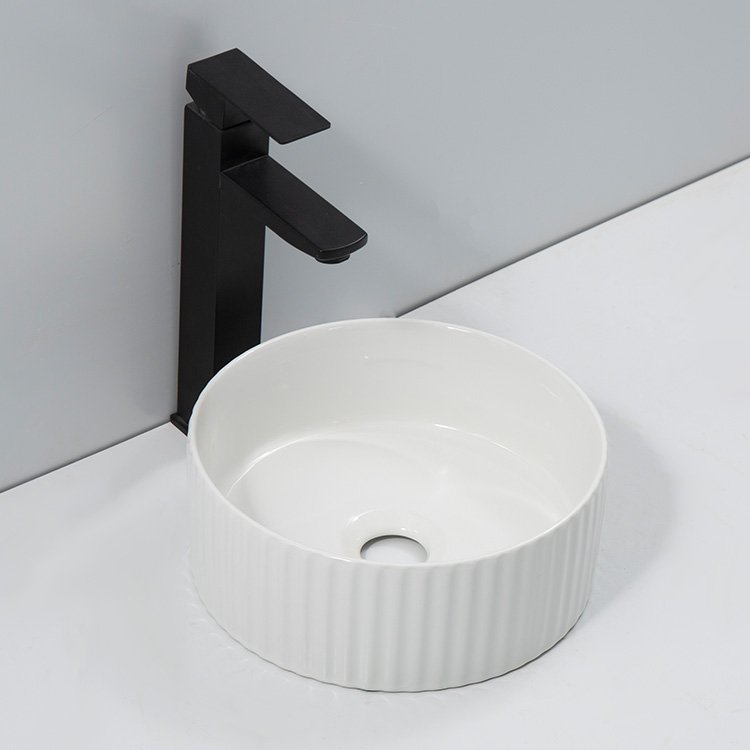 Ribbed White Ceramic Vessel Sink - 图片 2